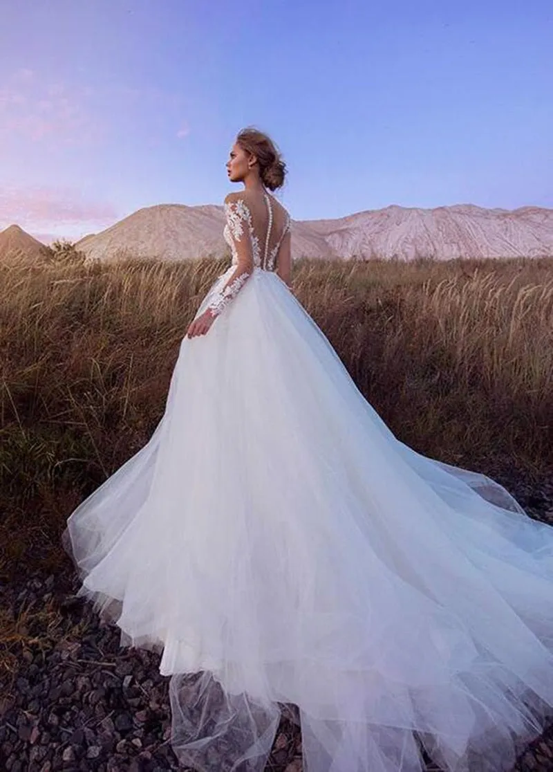 Boho Wedding Dress Modern Lace Appliques Long Sleeves Beach Bride Dress Illusion Back Tulle Princess Wedding Gowns