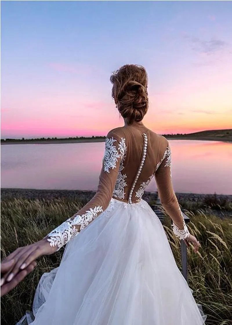 Boho Wedding Dress Modern Lace Appliques Long Sleeves Beach Bride Dress Illusion Back Tulle Princess Wedding Gowns