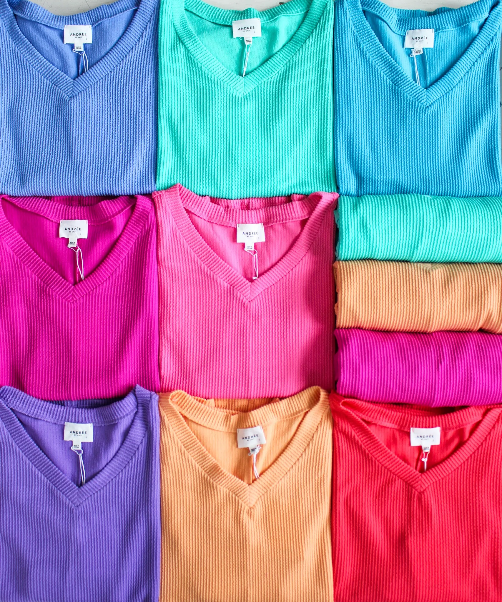 Color Crush V-Neck • Blue Daisy