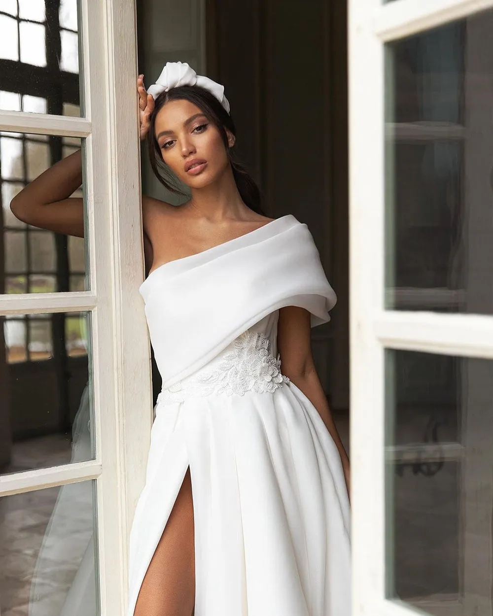 Wedding Dresses Lace Appliques One Shoulder Bride Gowns