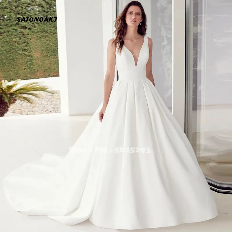 Wedding Guest Dresses: Wedding Dress V-neck Sleeveless Backless Princesa